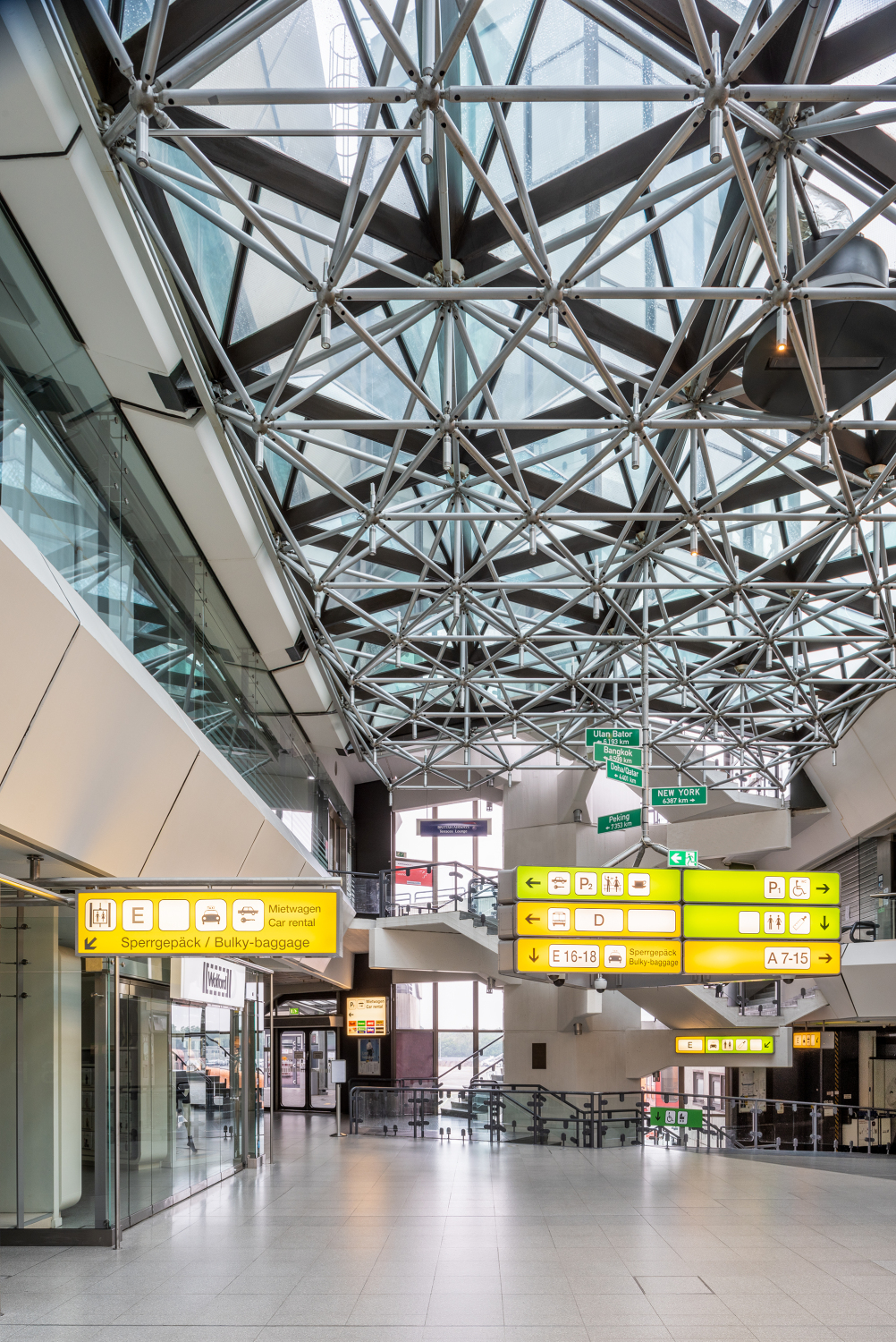 Eingangshalle des Terminals A im Flughafen Tegel