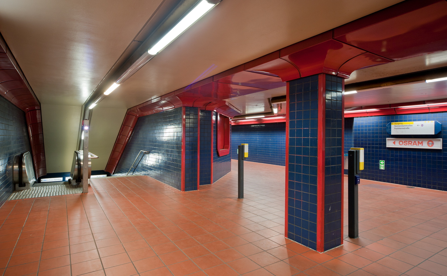 Zwischengeschoss im U-Bahnhof Paulsternstrasse