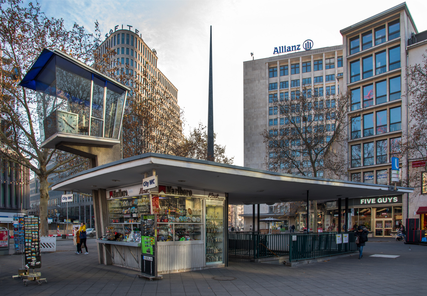 Verkehrskanzel, Pavillon mit Kiosk, WC-Anlage, Joachimsthaler Platz