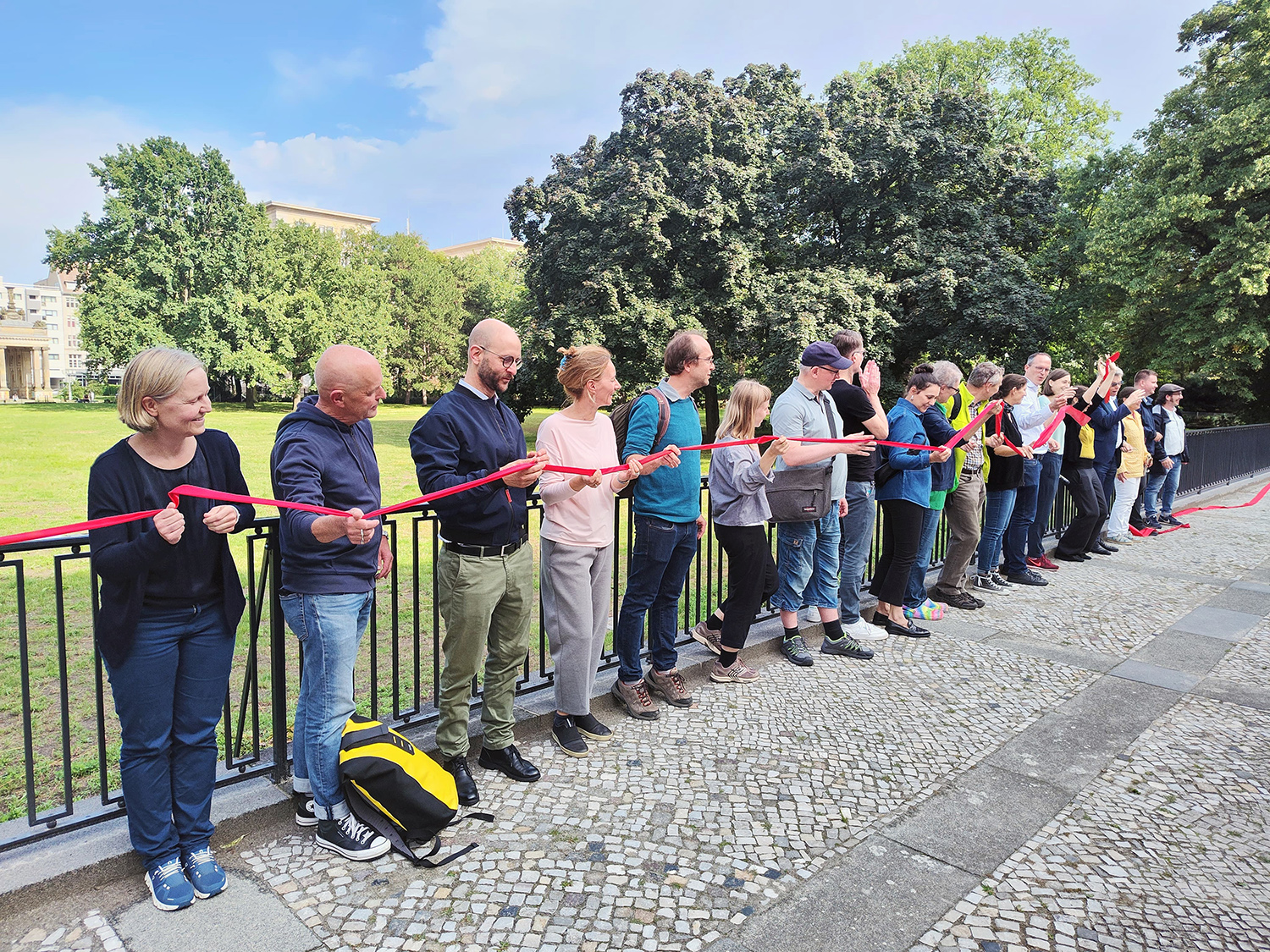Eröffnung Heinrich-von-Kleist-Park: Karen Andreas (links) hat die Sanierung fachlich begleitet.