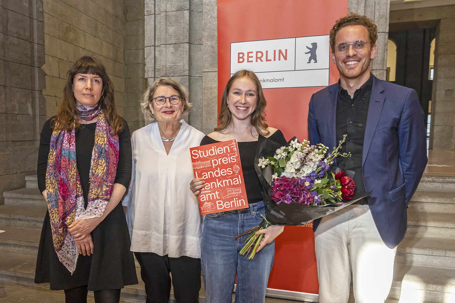 Verleihung des Studienpreises 2026: Preisträgerin Anna Schiel und Laudatorin Lara Dehnst