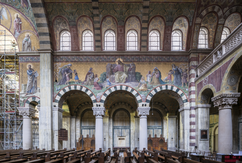 Herz-Jesu-Kirche, Innenraum