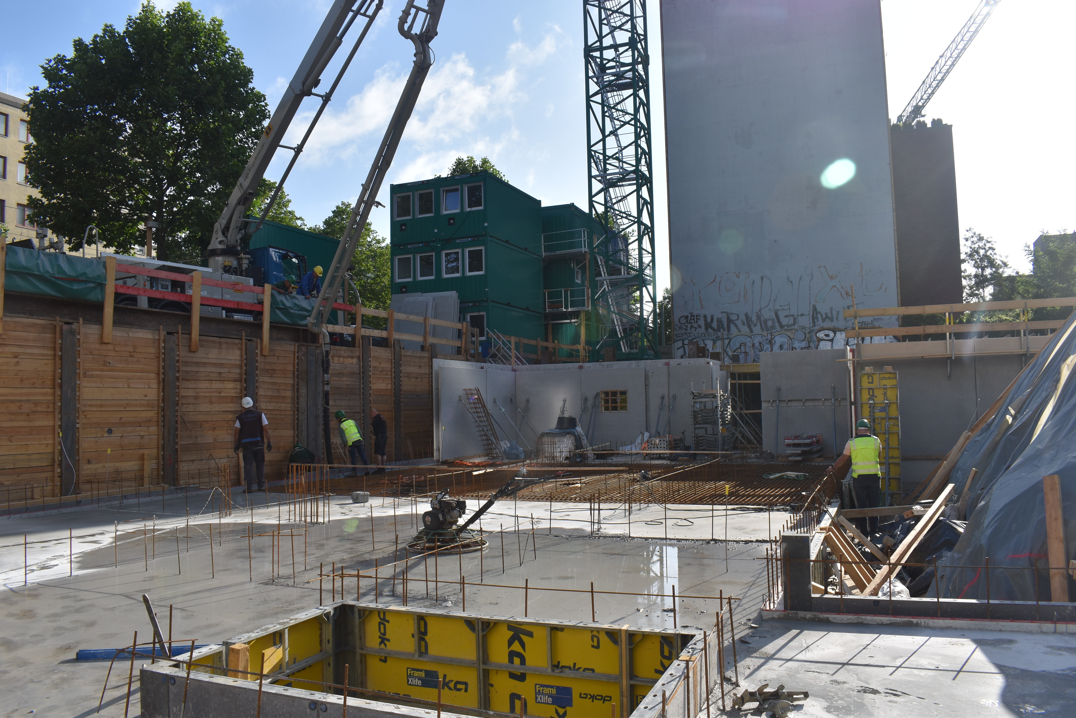 Verfüllung des Fluchttunnels durch das Bohrloch 1