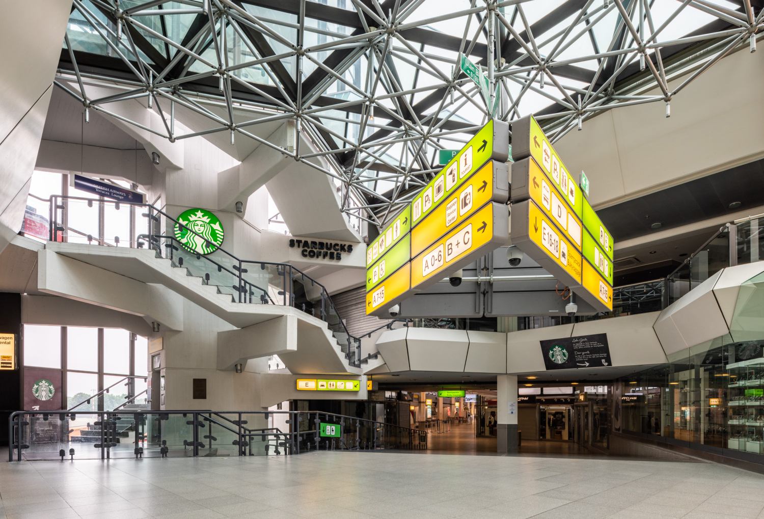Eingangshalle im ehemaligen Flughafen Tegel