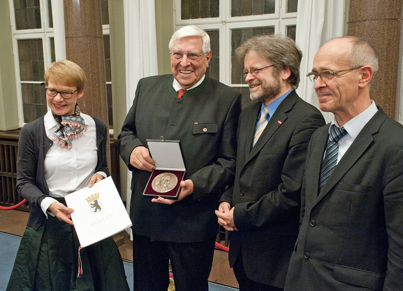 Senatsbaudirektorin Regula Lüscher, Preisträger Hans Timm, Ulrich Wiegand, Landeskonservator Prof. Dr. Jörg Haspel