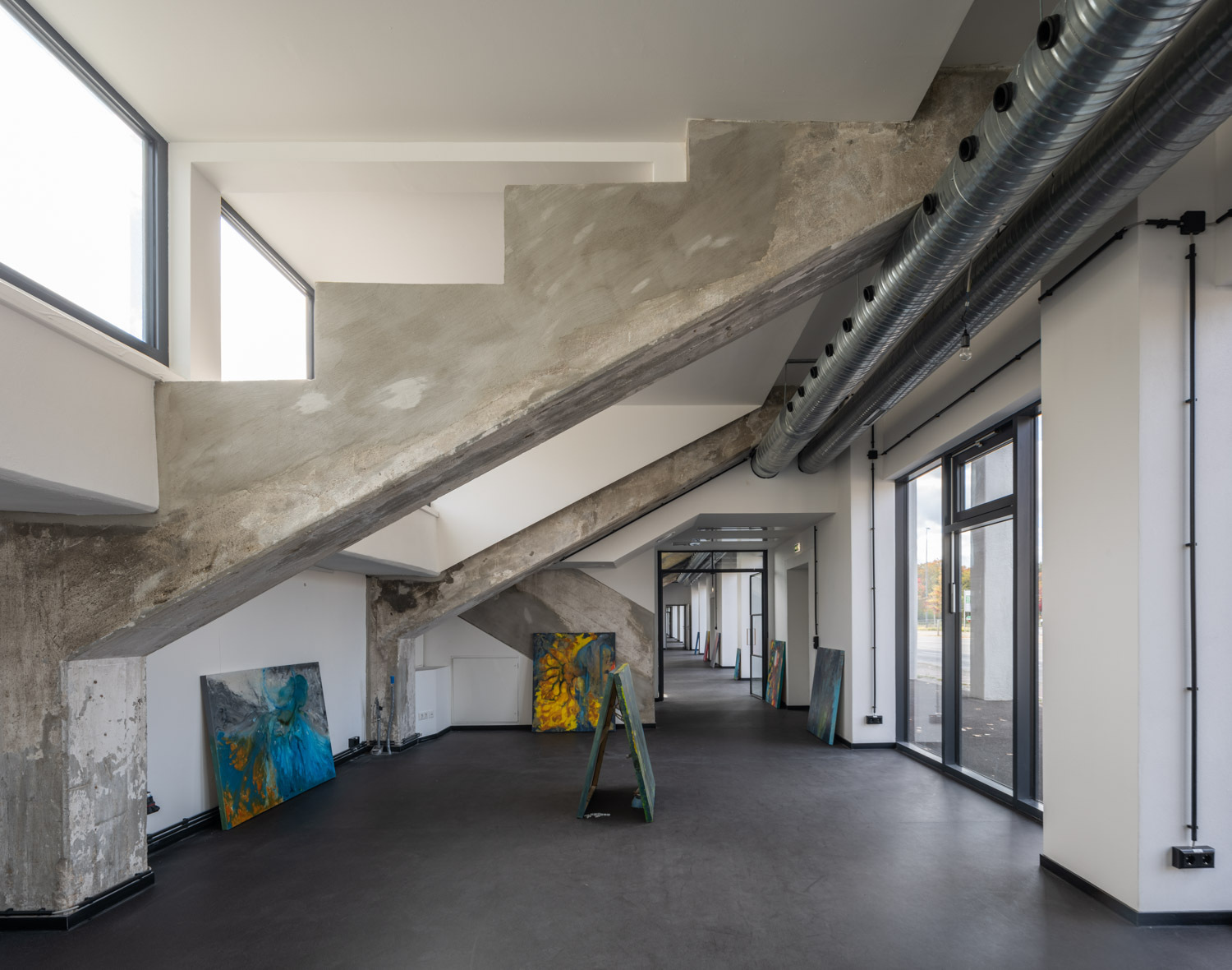 Avus-Tribüne nach der Sanierung