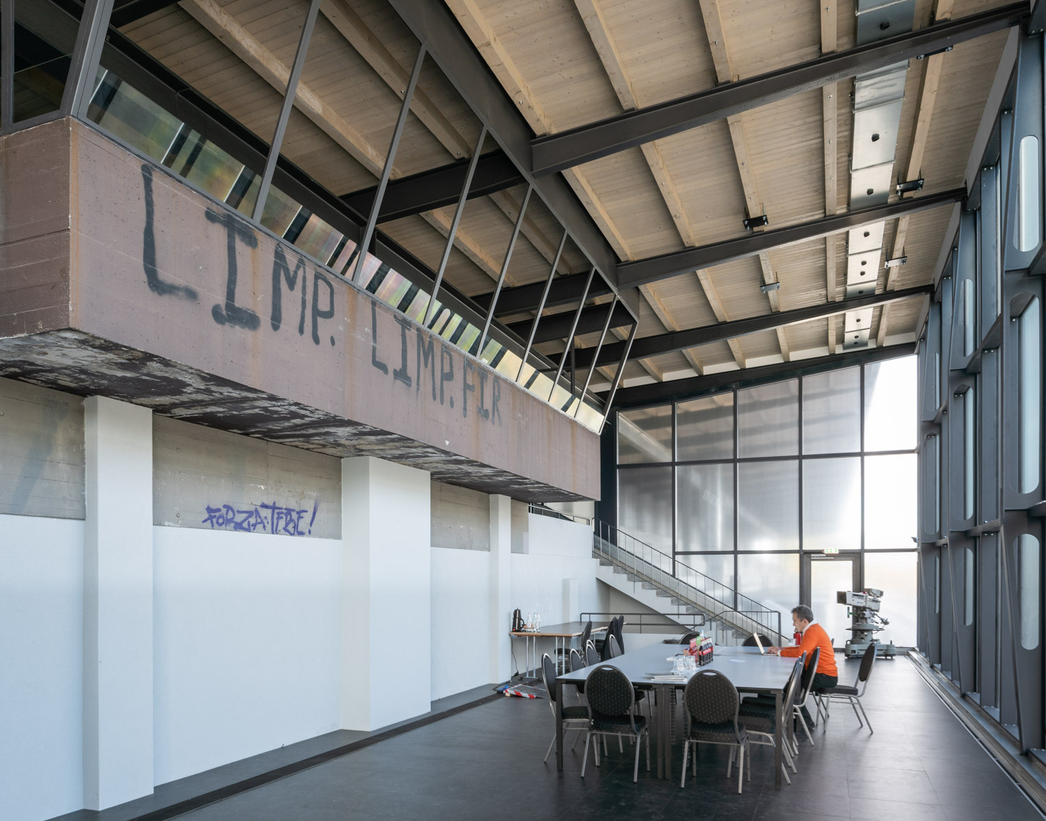 Avus-Tribüne nach der Sanierung