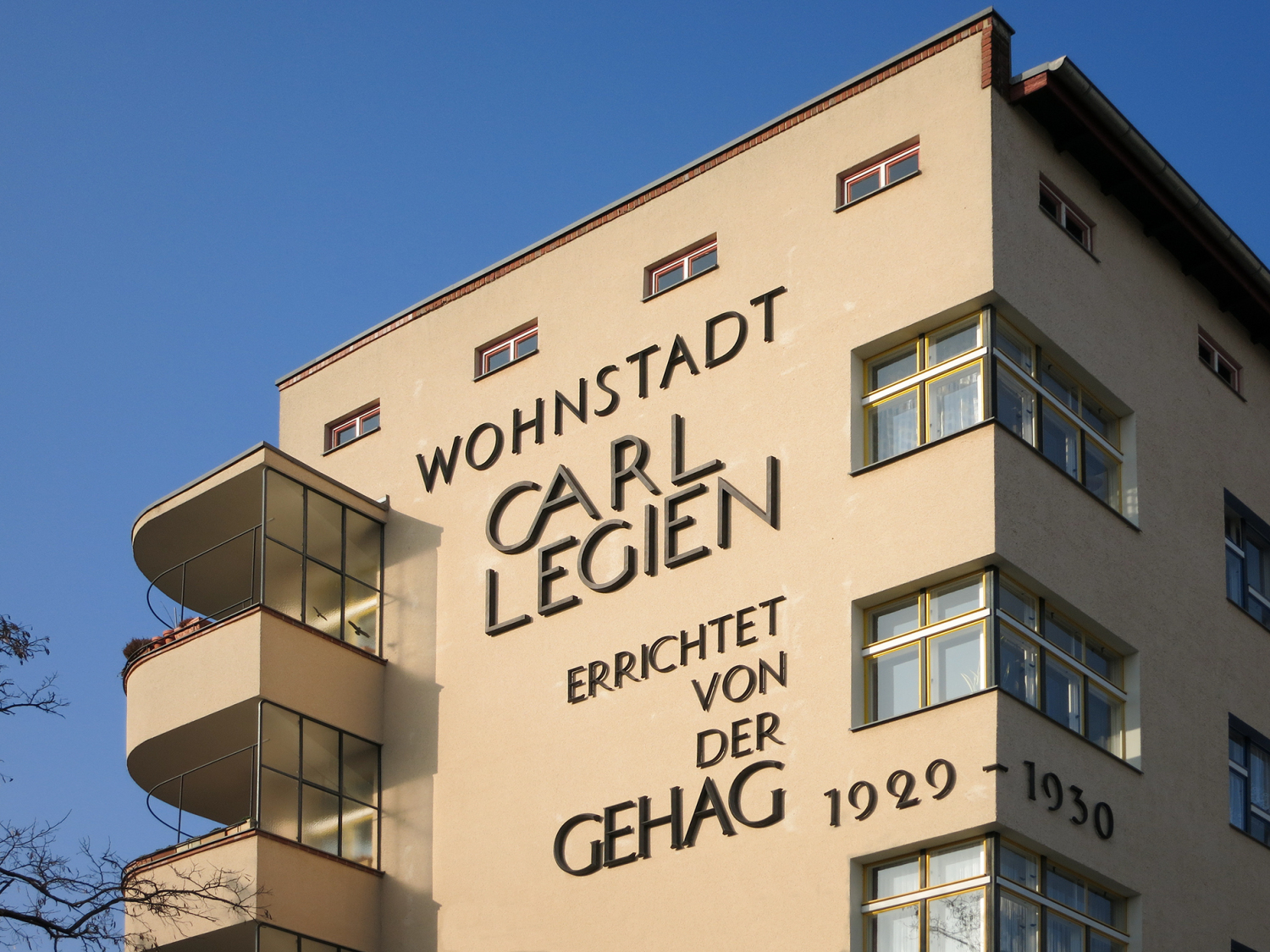 Wohnstadt Carl-Legien; Fassadendetail (Schriftzug)