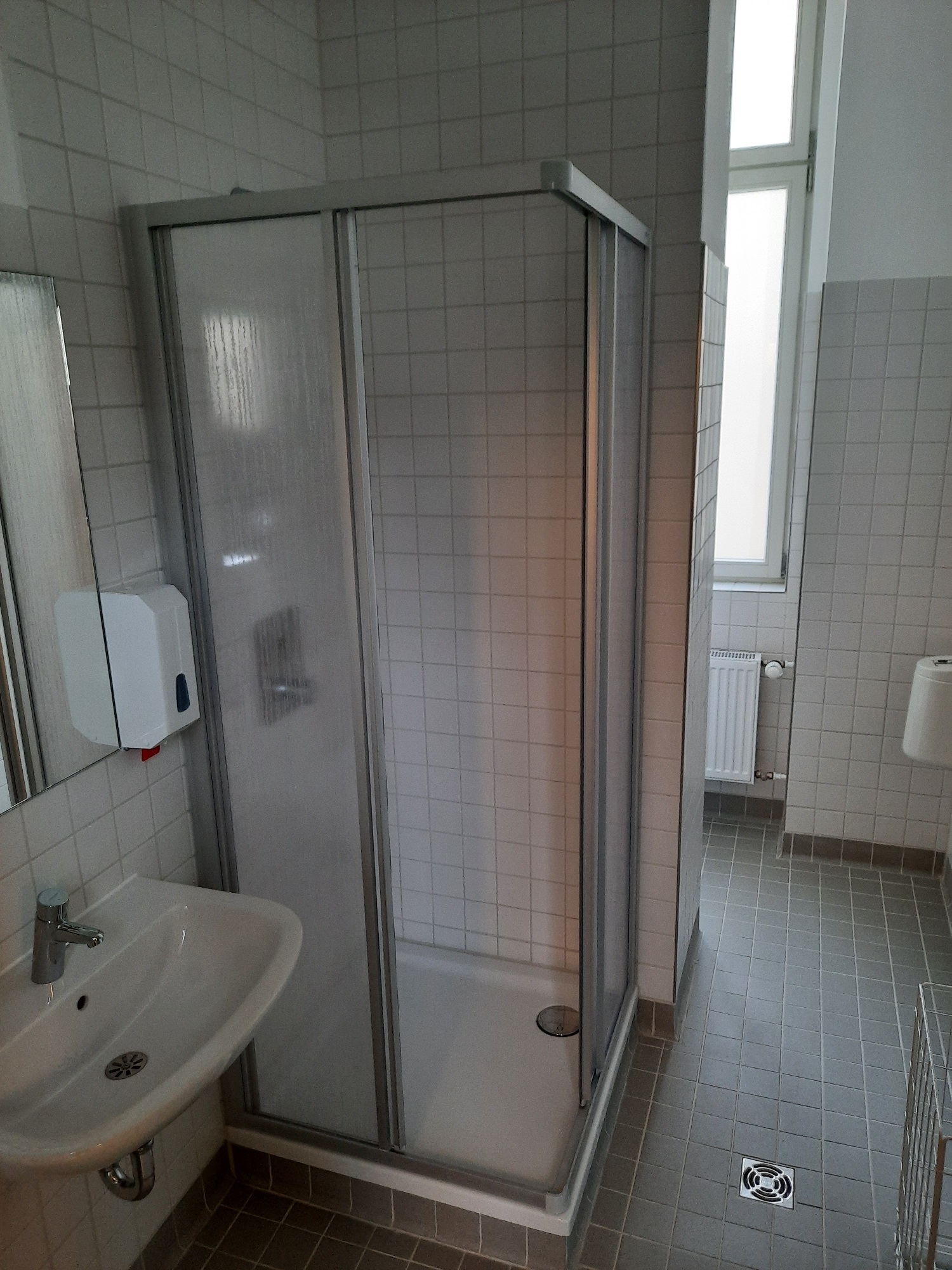 Eschenallee_Bad_Dusche