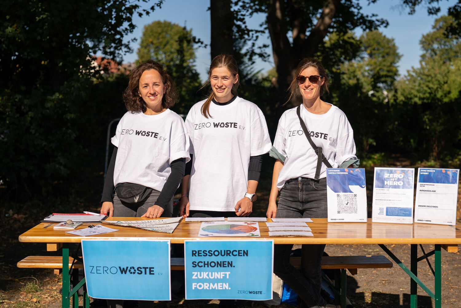 Drei Personen des Projekts Zero ist Hero