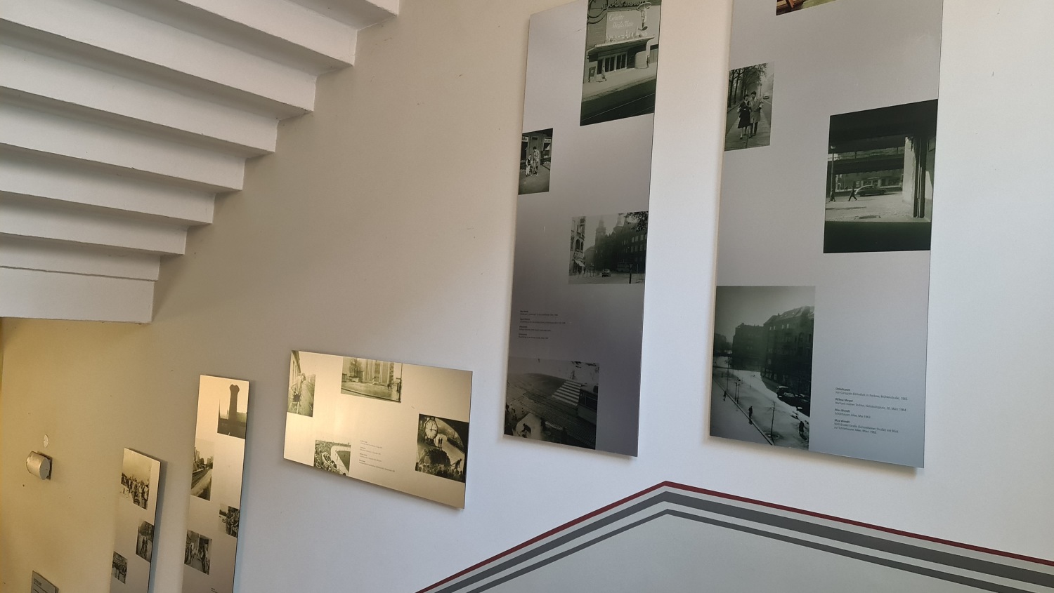 Zeitbilder. Leben in Pankow, Prenzlauer Berg und Weißensee 1949 bis 1990 - Ausstellung im Treppenhaus des Kultur- und Bildungszentrums Sebastian Haffner