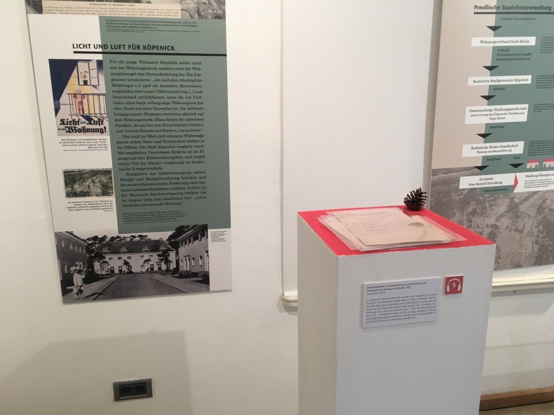 Ausstellung, Alle(s) unter einem Dach? - 100 Jahre Siedlung Elsengrund, Museum Köpenick
