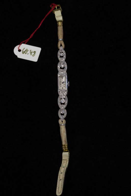 Damenarmbanduhr, silberfarben, 950/f PT, weiße Steine, ohne Uhrenmarke, Lederarmband Bild 1
