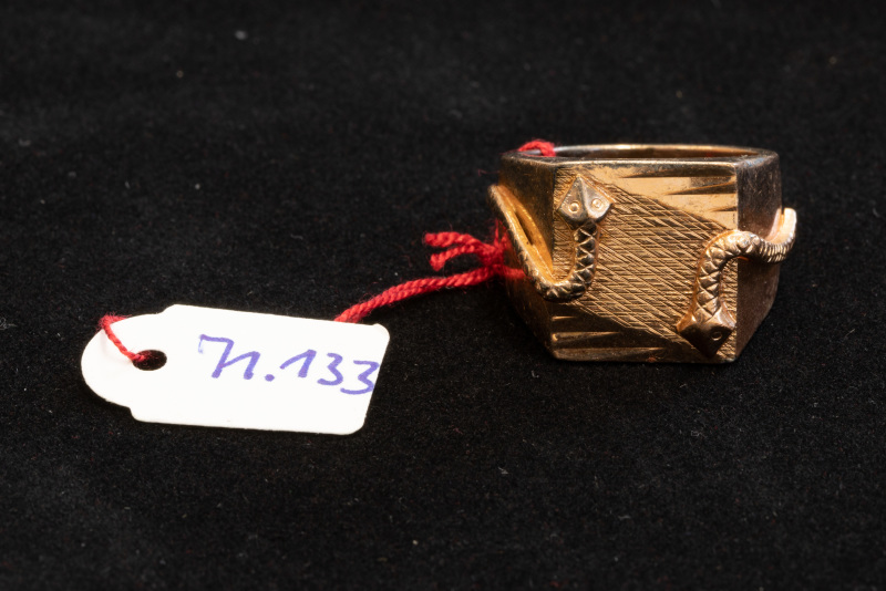 Ring, 750/f, Gelbgold, mit Schlangenmotiv
