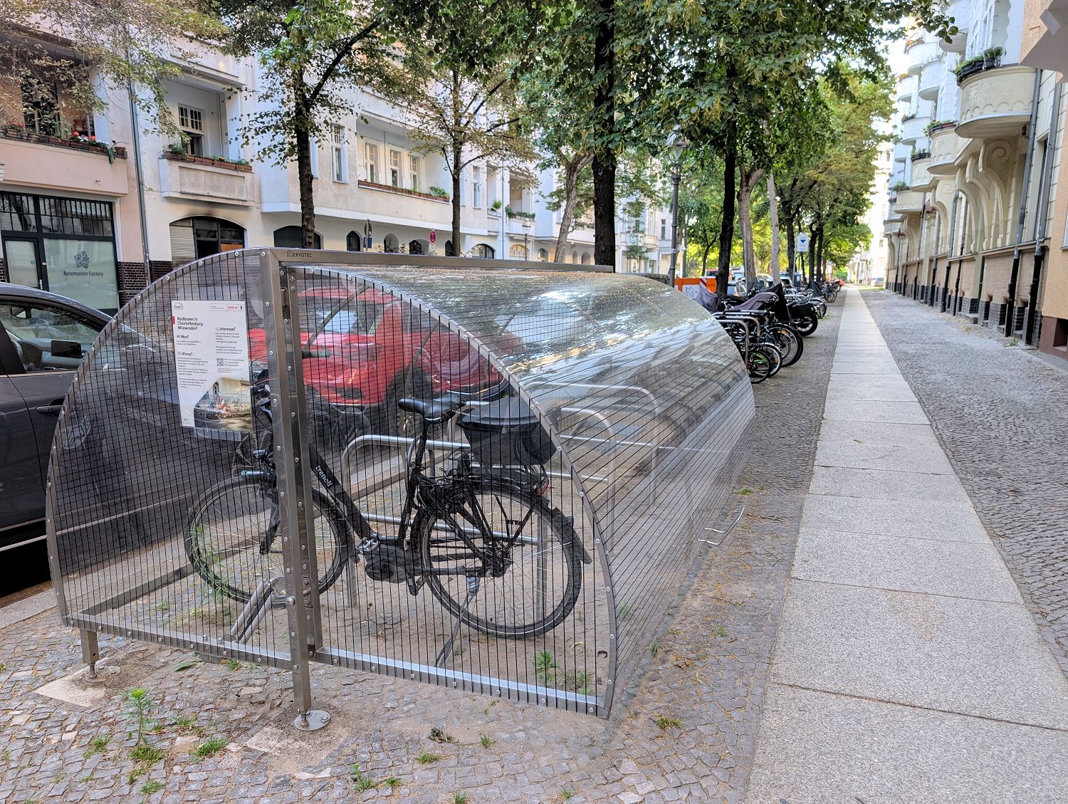 Fahrradabstellplatz auf einen Bürgersteig