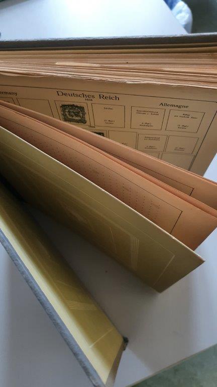 Briefmarken-Sammelalbum 3 (blau), Ansicht von oben