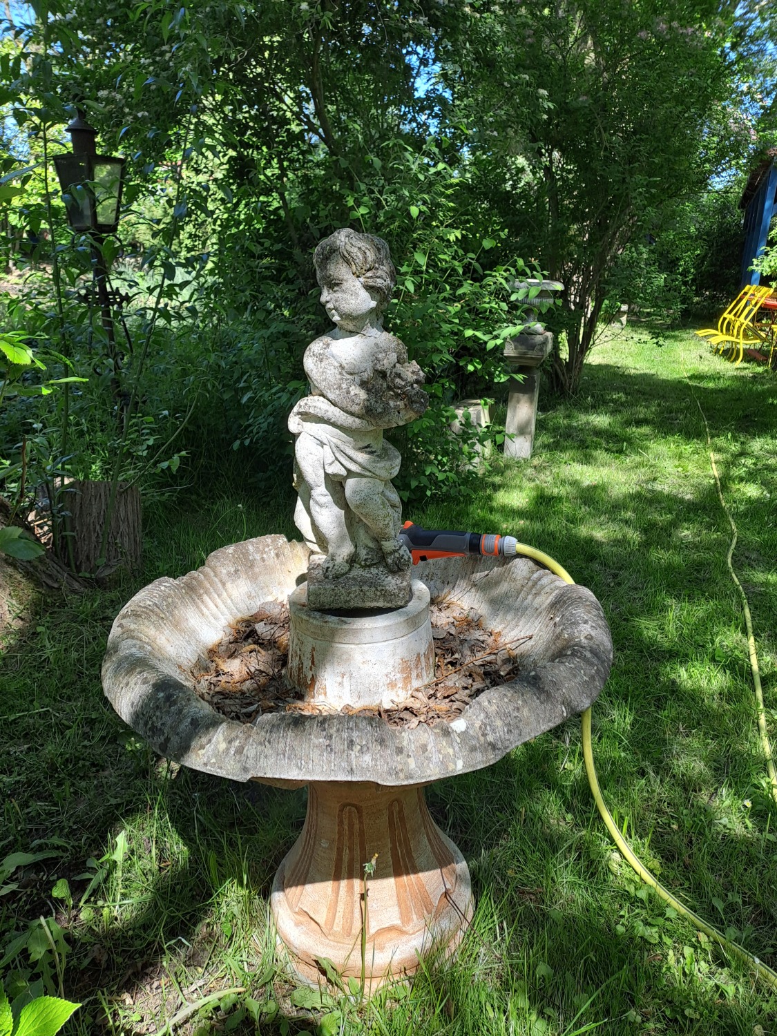 Skulptur mit Brunnen