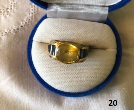 20. Ring , gelber Saphir