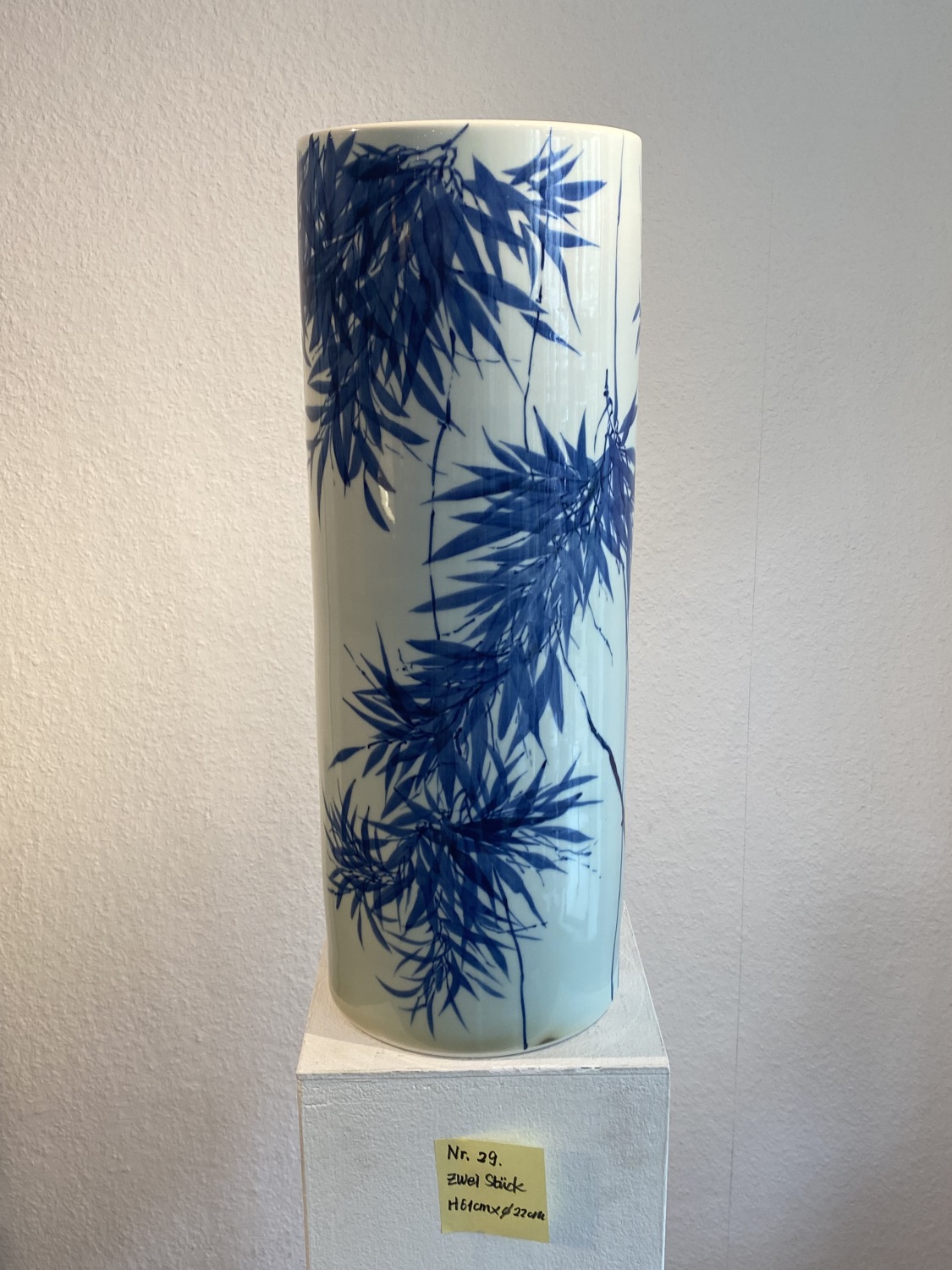 zylindische Bodenvase, Höhe 61 cm