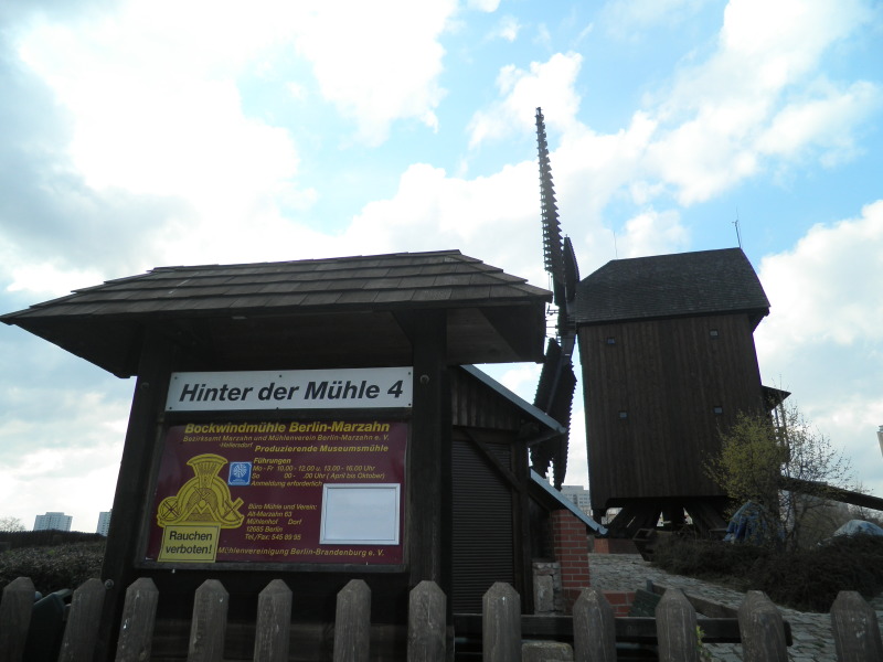 Hinweisschild zur Bockwindmühle