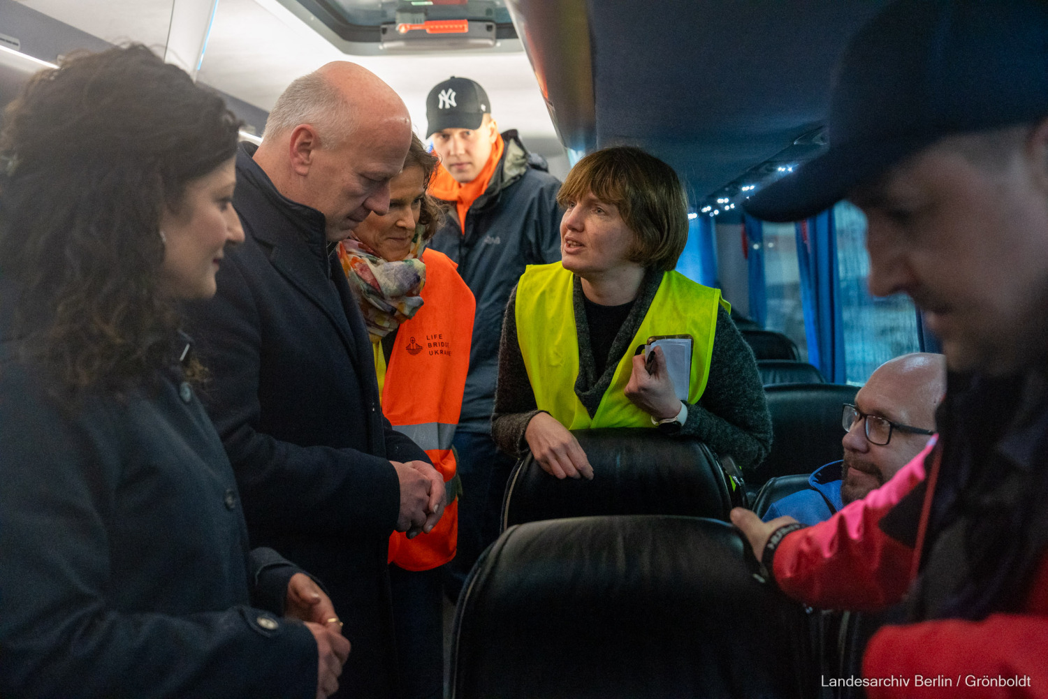 Der Regierende Bürgermeister von Berlin, Kai Wegner, begrüßte mit Sozialsenatorin Cansel Kiziltepe kriegversletzte Soldaten aus der Ukraine im Rahmen des Projekt "Prothesenzentrum Berlin-Kyiv"