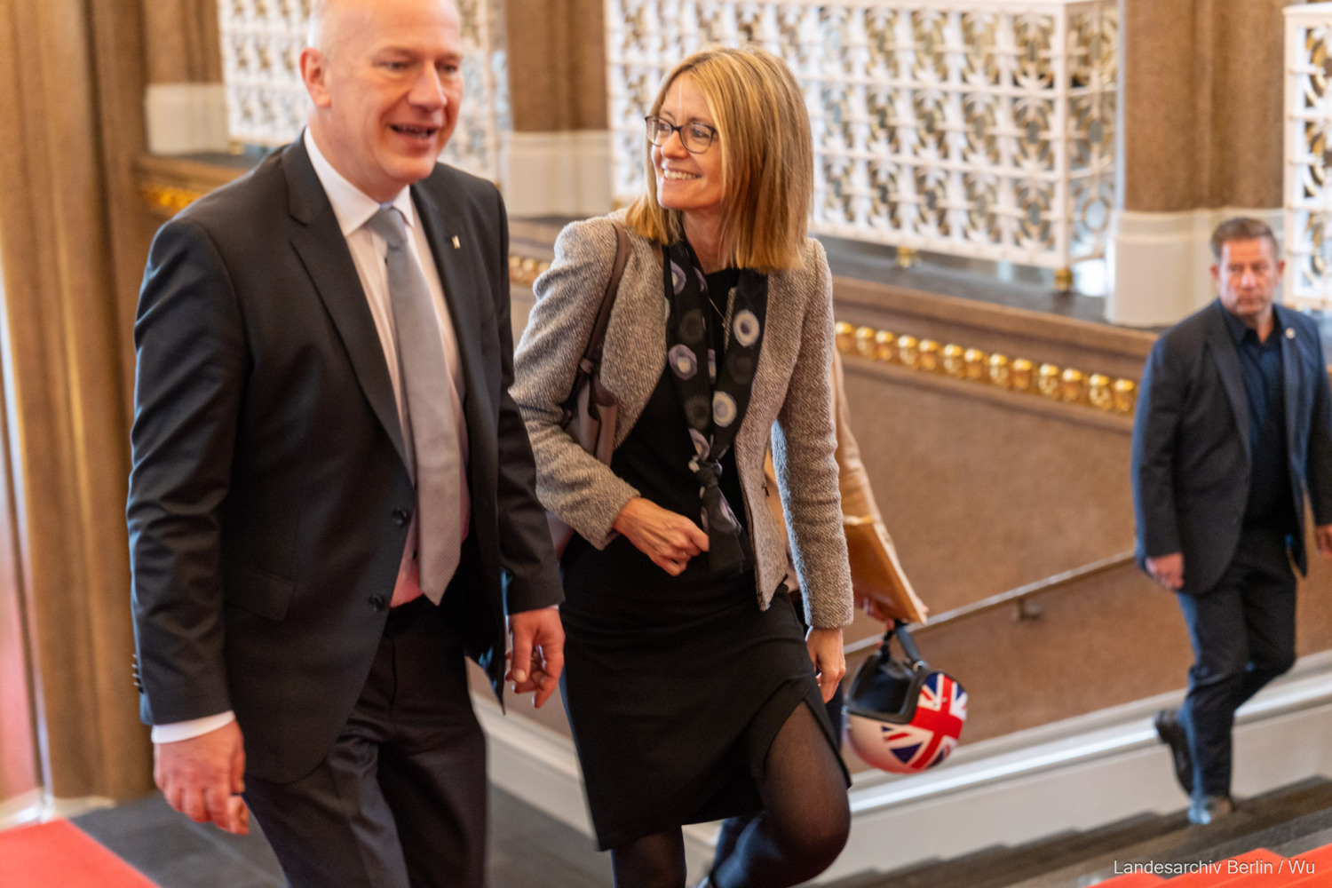 Enthüllung Baumplakette und Antrittsbesuch von Jill Gallard