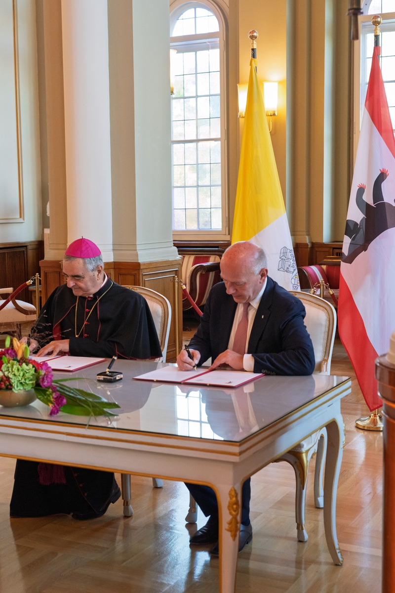 Unterzeichnung eines Staatsvertrages zwischen Berlin und dem Heiligen Stuhl am 29.09.2025