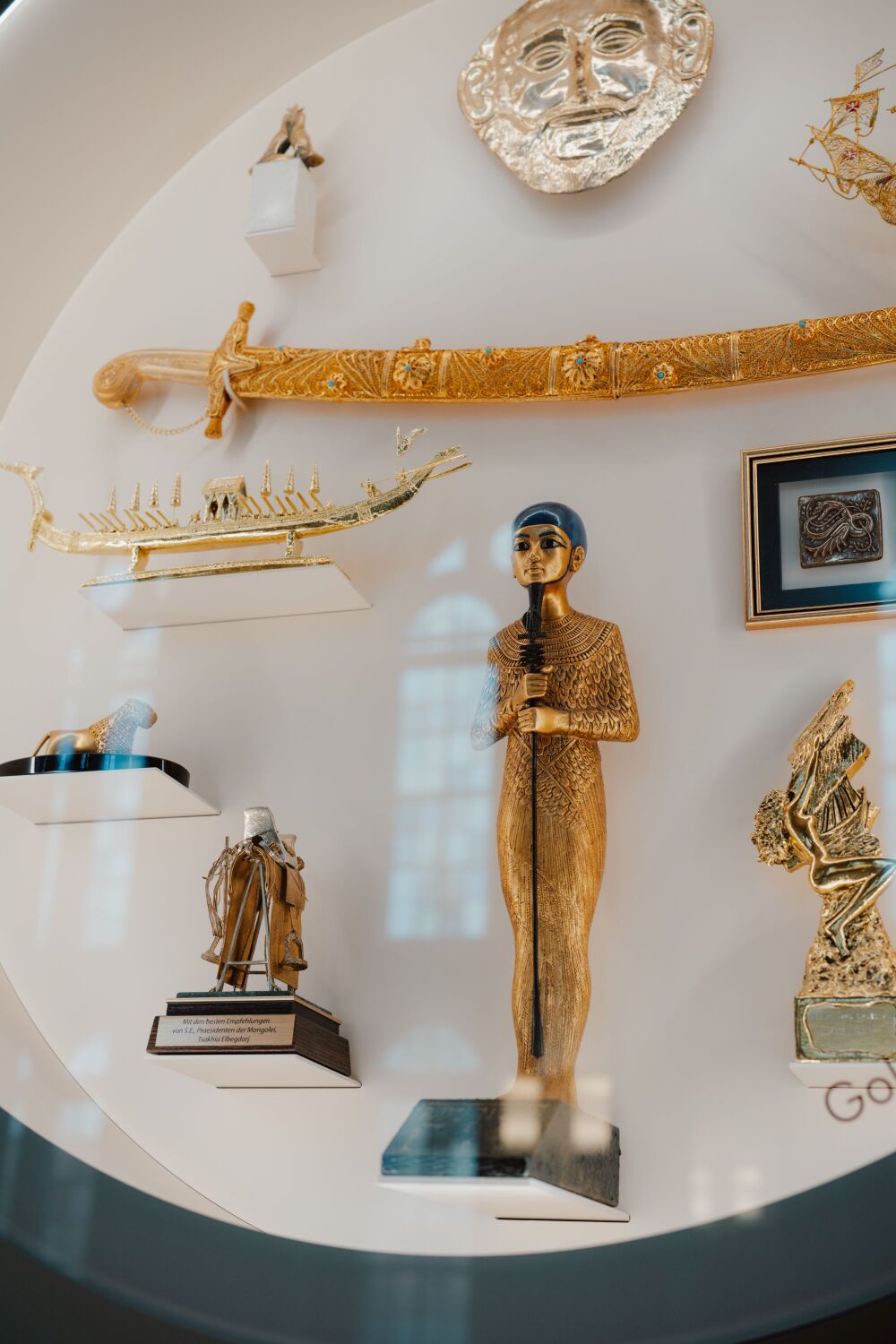 Ausstellung "Berlin packt aus - Gastgeschenke aus 75 Jahren"