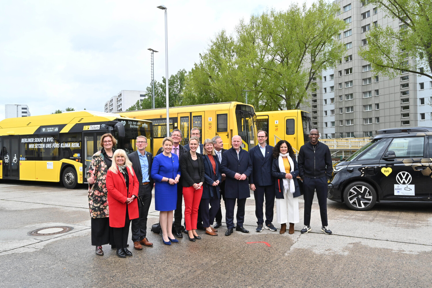 Tagung des Senats bei den Berliner Verkehrsbetrieben am 16.4. und anschließende Begehung der U-Bahn-Betriebswerkstatt Friedrichsfelde.