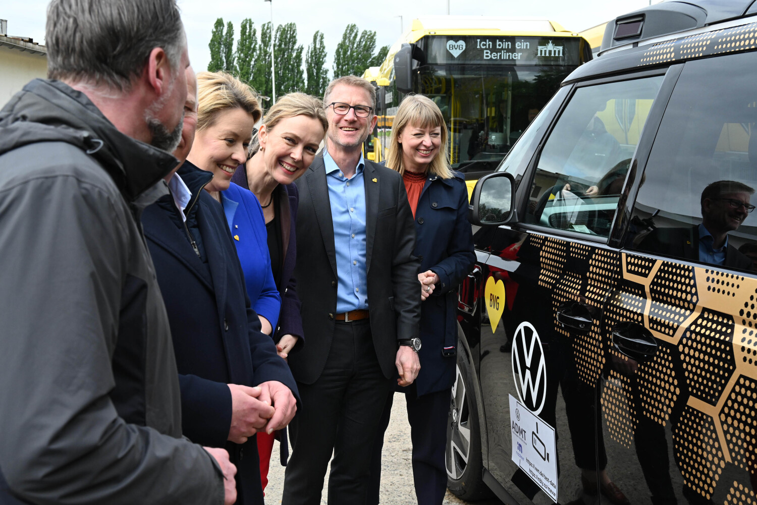 Tagung des Senats bei den Berliner Verkehrsbetrieben am 16.4. und anschließende Begehung der U-Bahn-Betriebswerkstatt Friedrichsfelde.