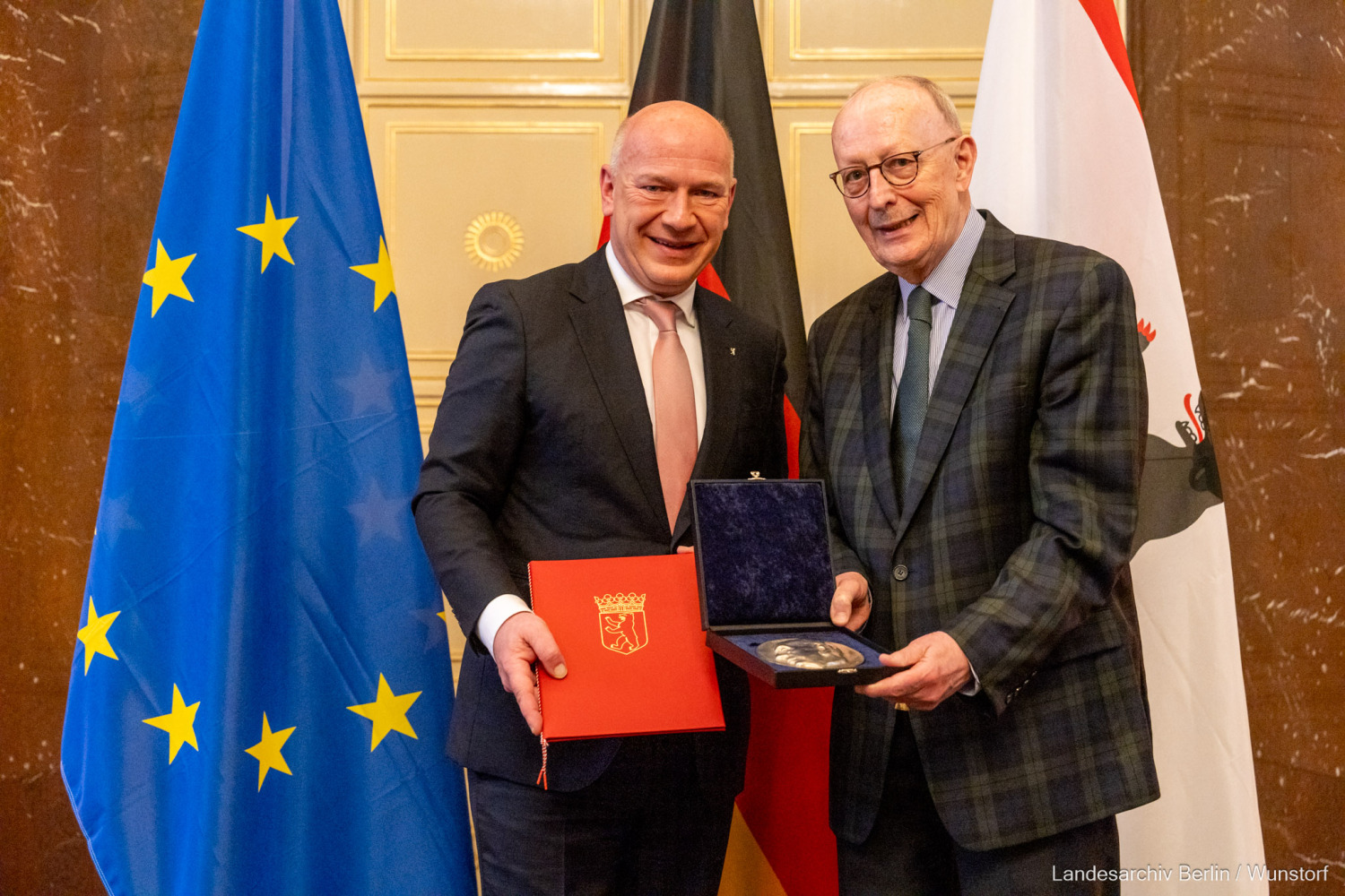Übergabe Ernst-Reuter-Plakette an Dr. Klaus von Krosigk am 14.03.2024