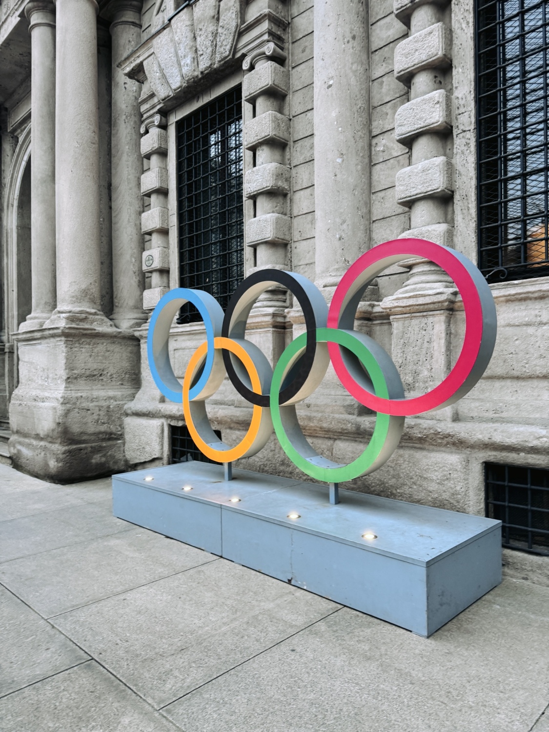 Kai Wegner besucht die Olympischen Winterspiele - Tag 1