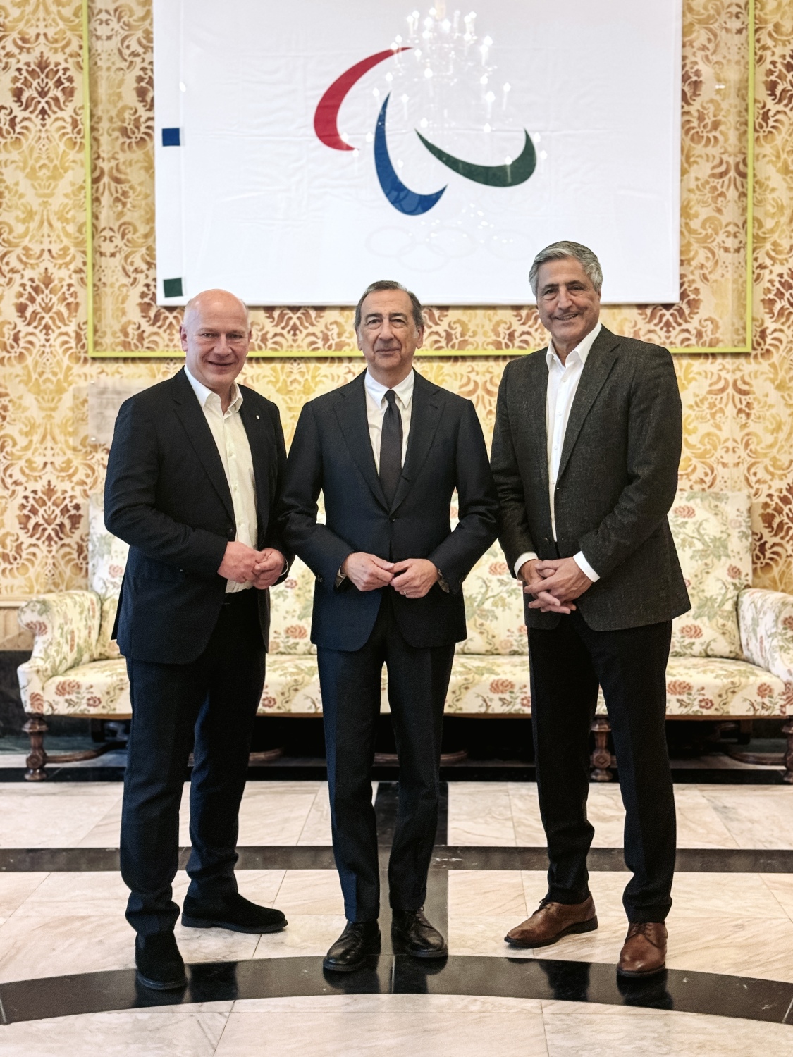 Kai Wegner besucht die Olympischen Winterspiele - Tag 1