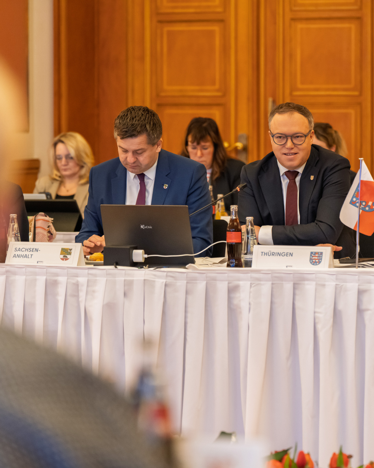 Sven Schulze und Mario Voigt bei der Konferenz der Regierungschefin und der Regierungschefs der Ostdeutschen Länder 2026