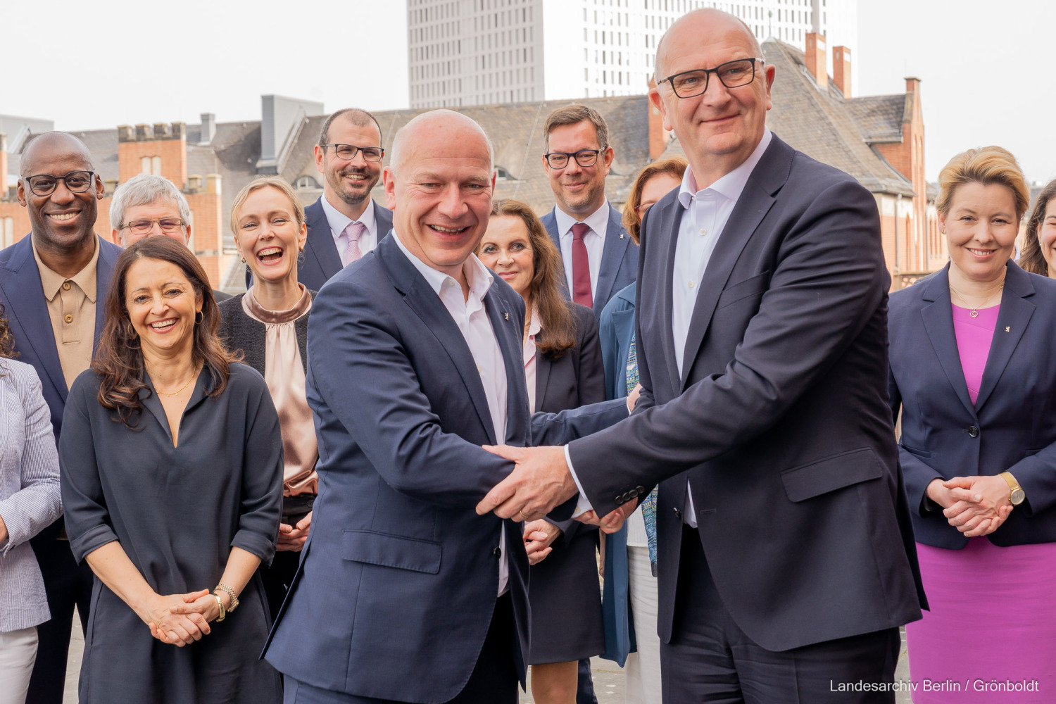 Händeschütteln der Ministerpräsidenten