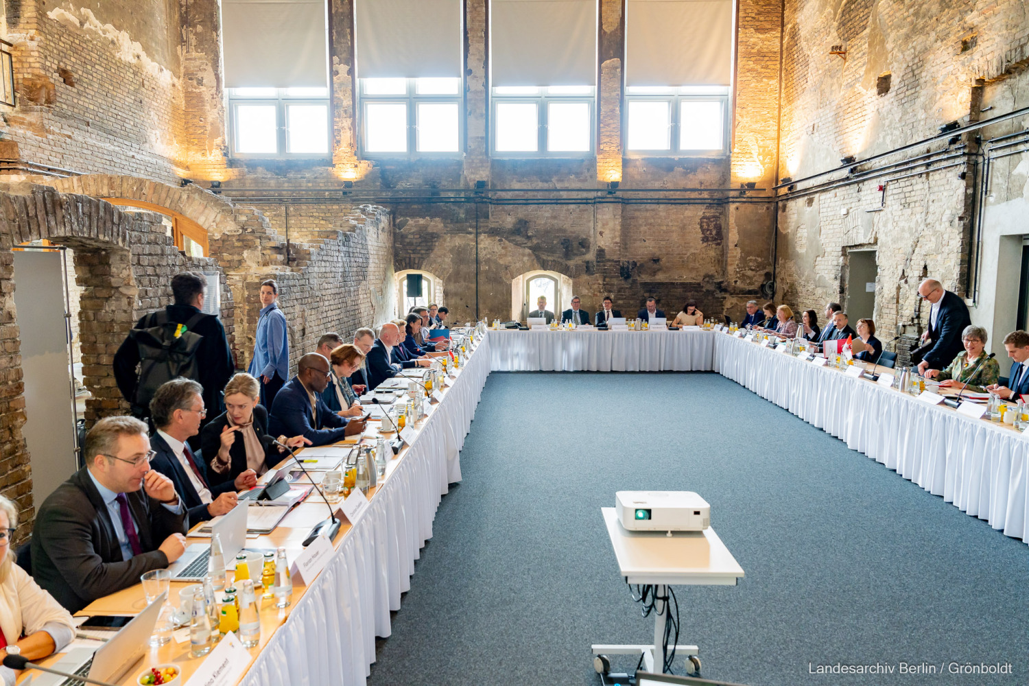 Kabinettssitzung Totale