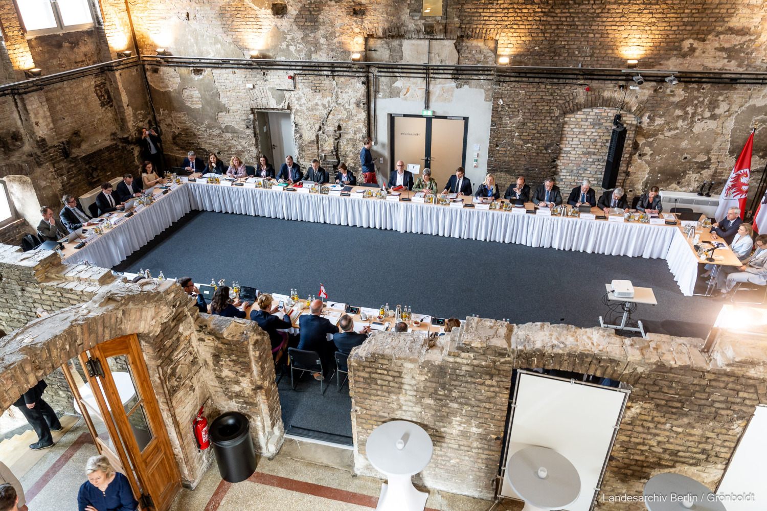 Kabinettssitzung Draufsicht