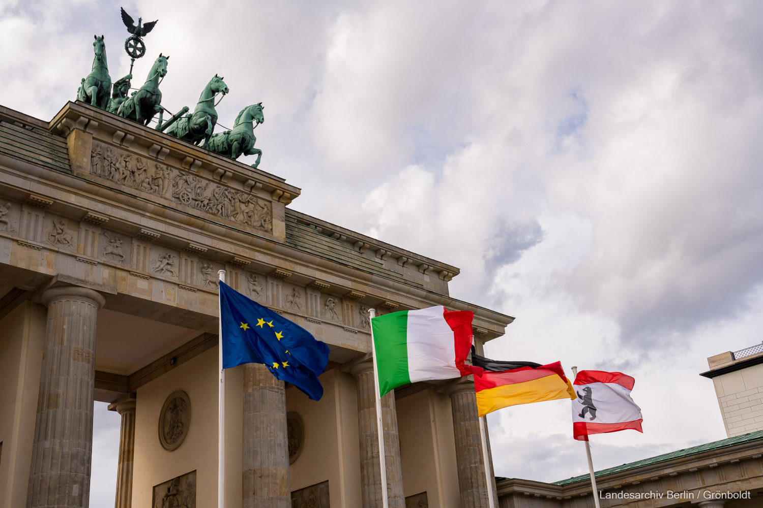 Kai Wegner begrüßt Italiens Präsidenten Sergio Mattarella am 27.09.2024