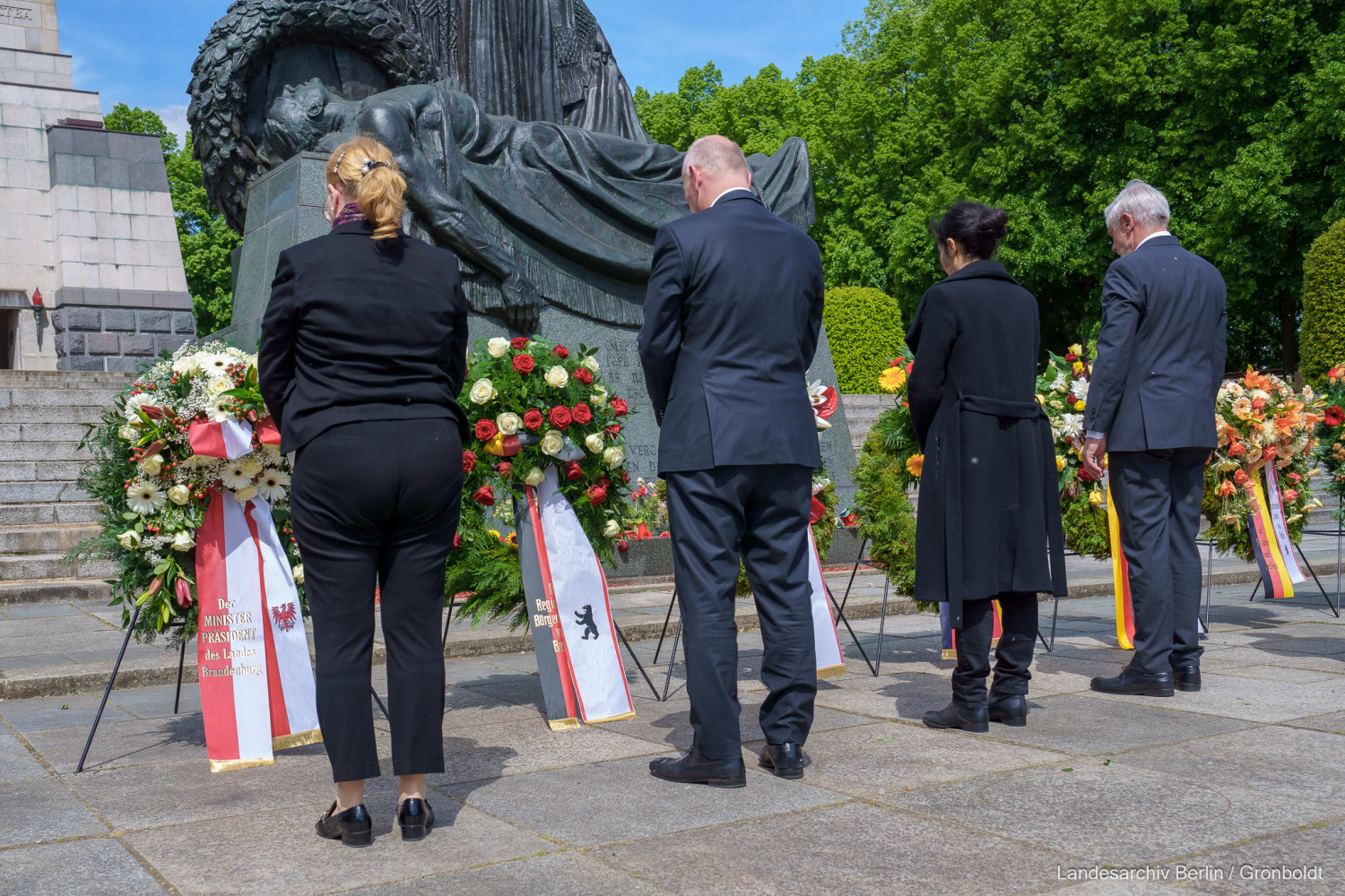 Kranzniederlegung zum 79. Jahrestag zum Ende des Zweiten Weltkriegs