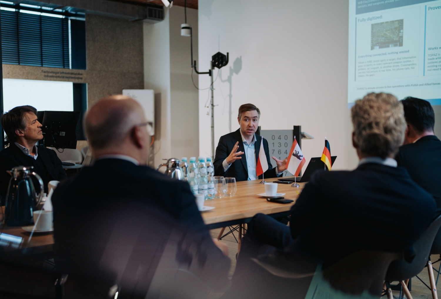 Kai Wegner besucht WB Electronics - 1