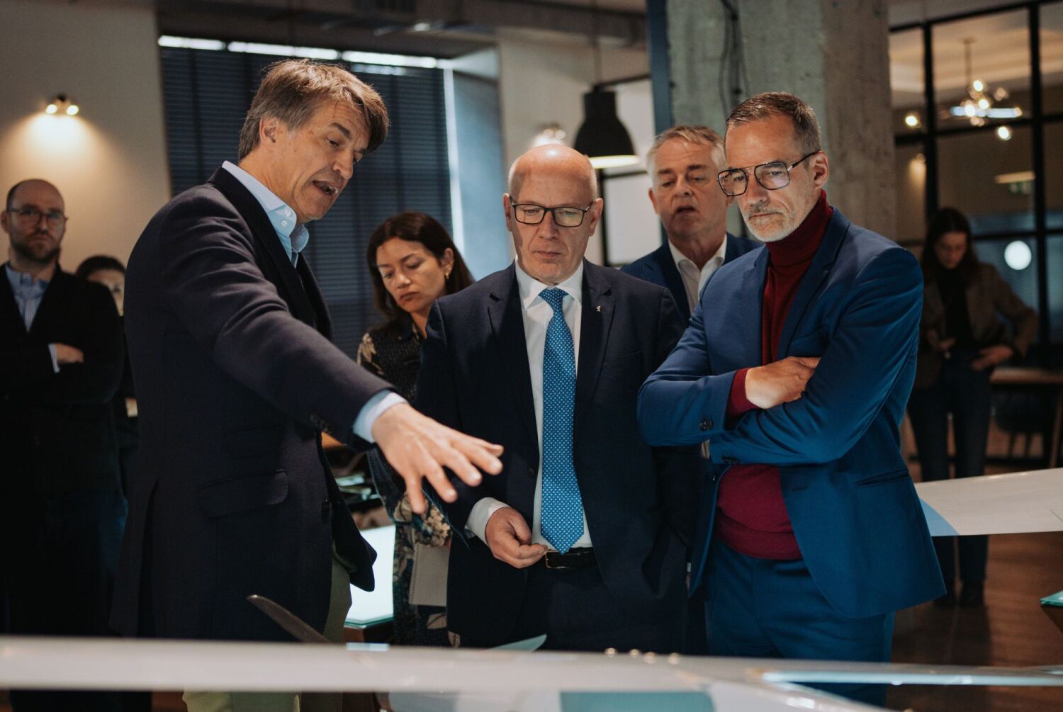 Kai Wegner besucht WB Electronics - 2