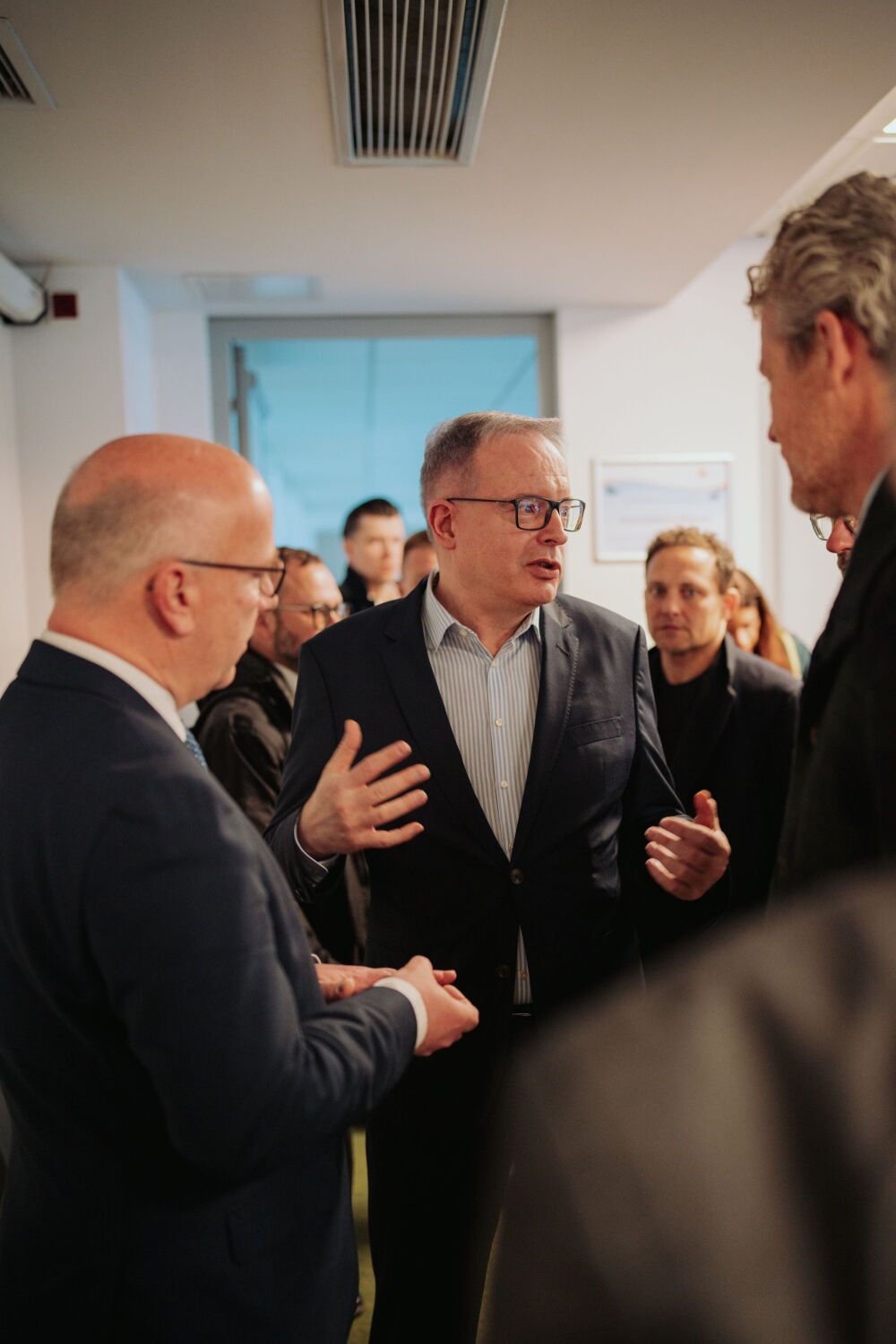 Kai Wegner besucht Warschauer Sicherheitszentrum - 2