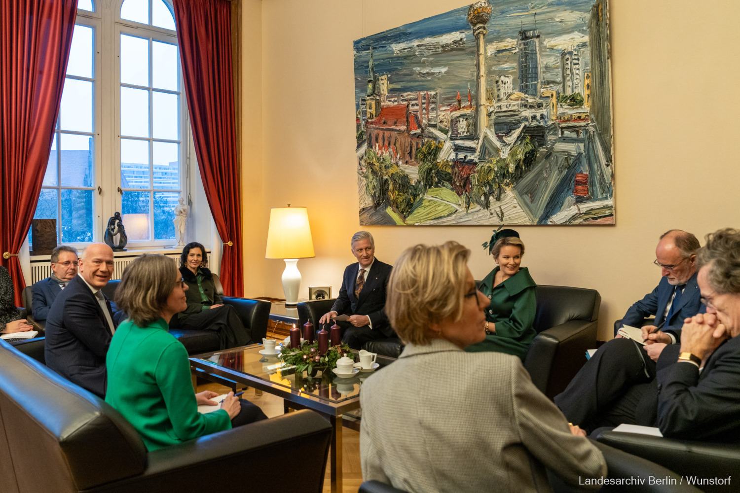 Das belgische Königspaar ist zu Beginn seines Staatsbesuchs von Berlins Regierendem Bürgermeister Kai Wegner begrüßt worden