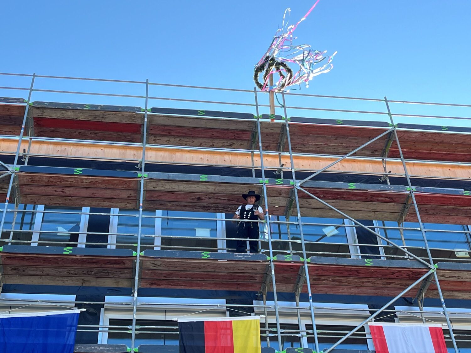 2025 Richtfest Holz-Compartmentschule Römerweg