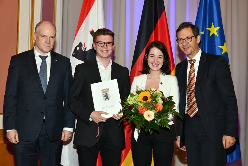 Ehrung des Vorstands vom Europäischen Jugendparlament in Deutschland e.V.