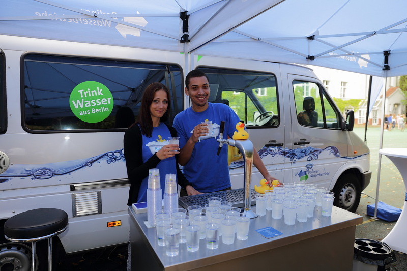 Beim Berliner Wasser Mobil gab es natürlich auch reichlich Berliner Wasser