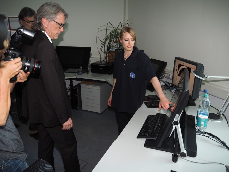 Finanzsenator Dr. Matthias Kollatz-Ahnen und der Präsident des Abgeordnetenhauses Ralf Wieland bei einem Informationsbesuch in der Staatlichen Münze