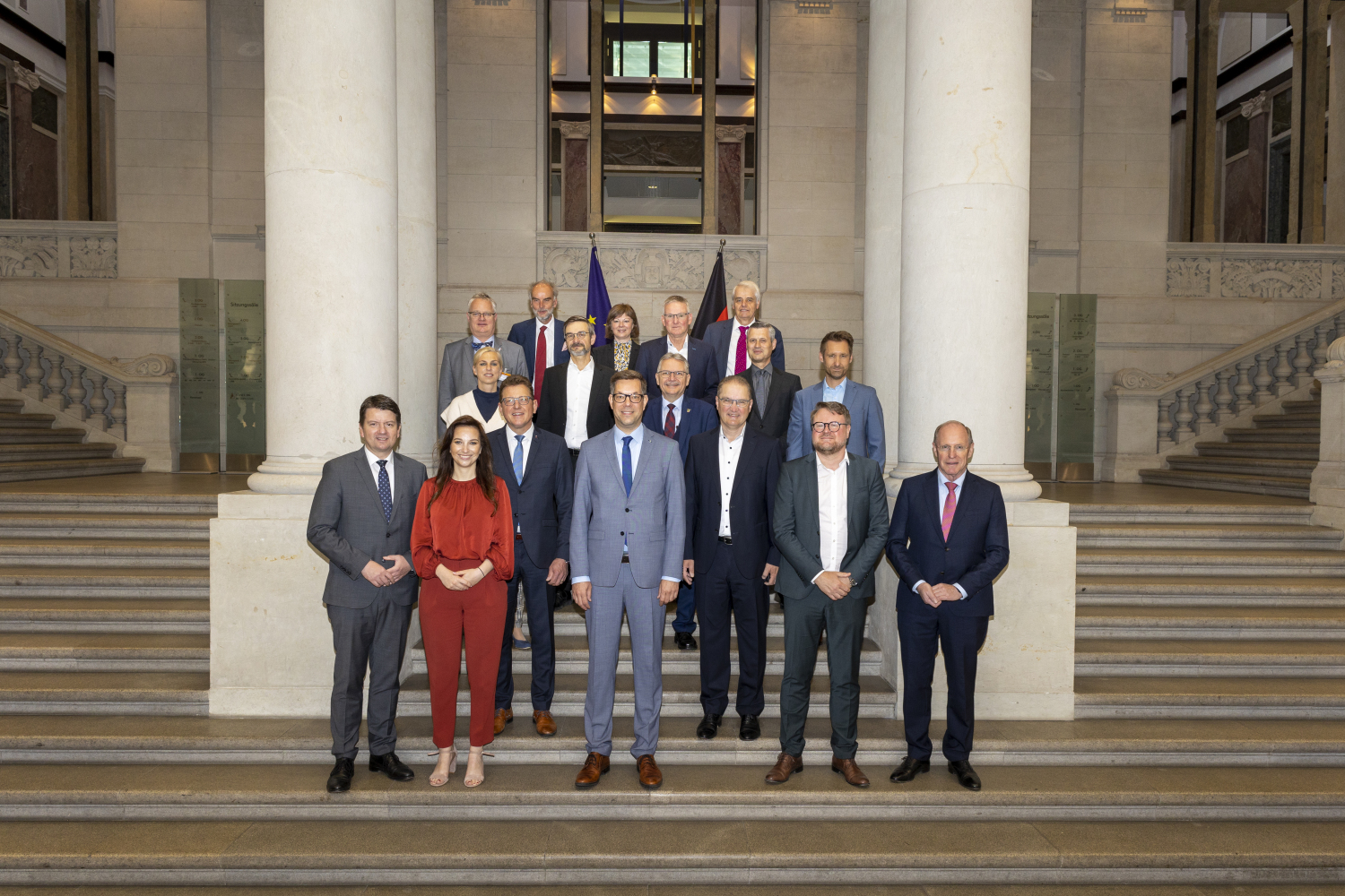 1. Gruppenfoto der Staatssekretärinnen und -sekretäre und -räte der Länder und des Bundesministeriums des Innern und für Heimat (BMI) am 26.05.2023 im Bundesrat.
