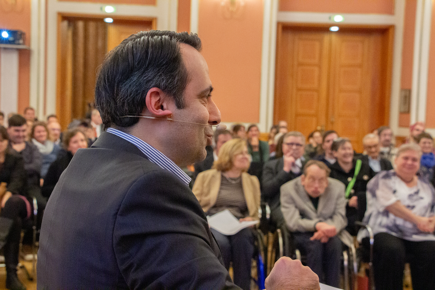 Staatssekretär Aziz Bozkurt