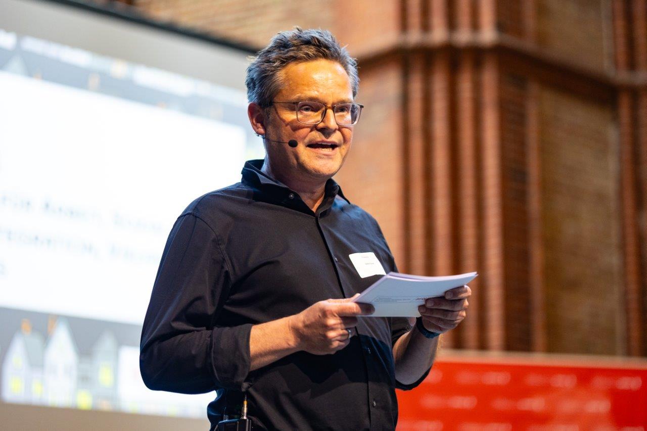 Stefan Strauß moderiert die 7. Berliner Strategiekonferenz.